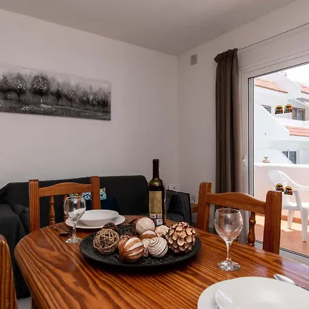 Floritas 24 - One Bed With Pool View * Arona (Tenerife)