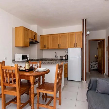 Floritas 24 - One Bed With Pool View Apartment Arona (Tenerife)